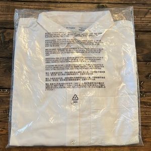 Old Navy XL White Dress Shirt - NEW - Slim Fit, built in Flex